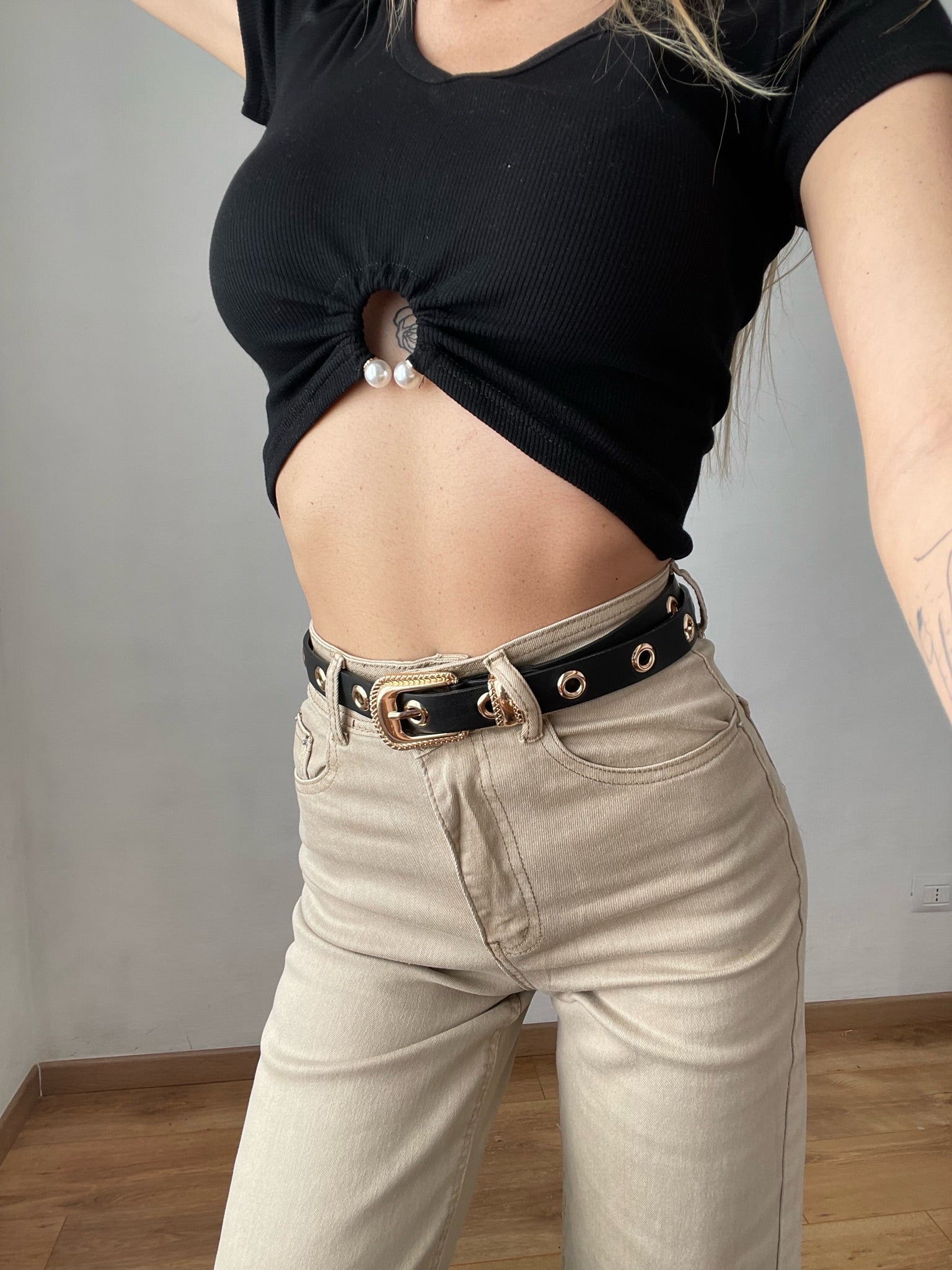 Top a manica corta con cerchio nero