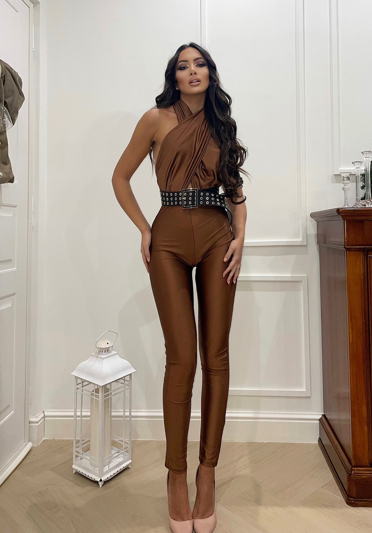 Tuta choco incrociata sul collo