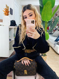 Maglioncino con rouge e dettaglio oro