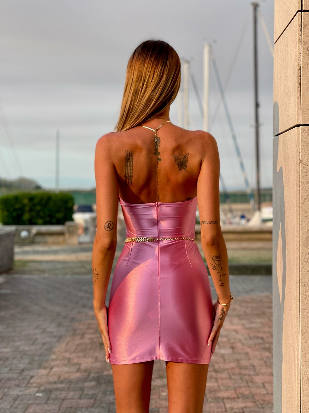 Abito a portafoglio rosa