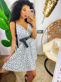 Abito con gonna ampia a pois bianco