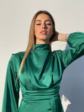 Abito in raso con fusciacca verde smeraldo