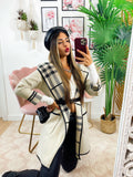 Cappotto check beige con cintura