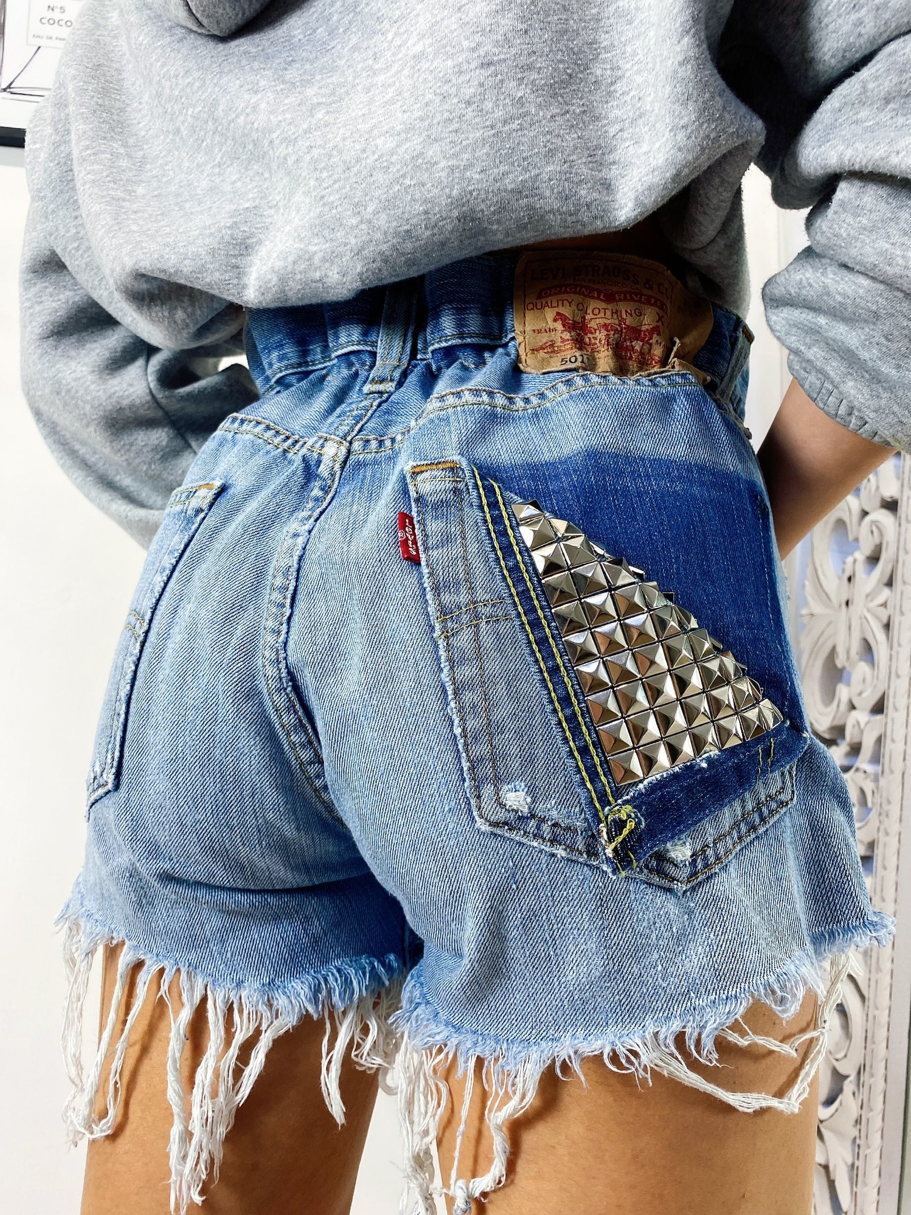 Short Levi’s Vintage bagno medio con borchie