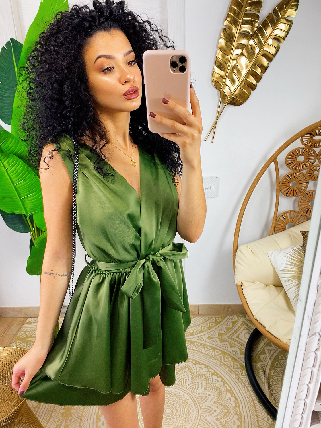 Tutina in raso con cintura verde militare