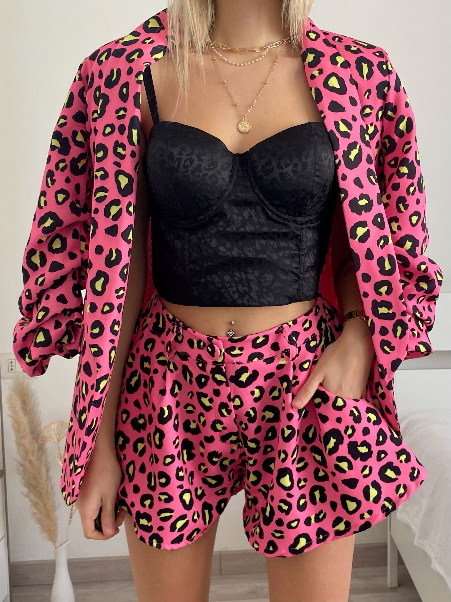 Completo giacca e Short maculato Fuxia