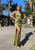 Abito in raso verde lime con drappeggio