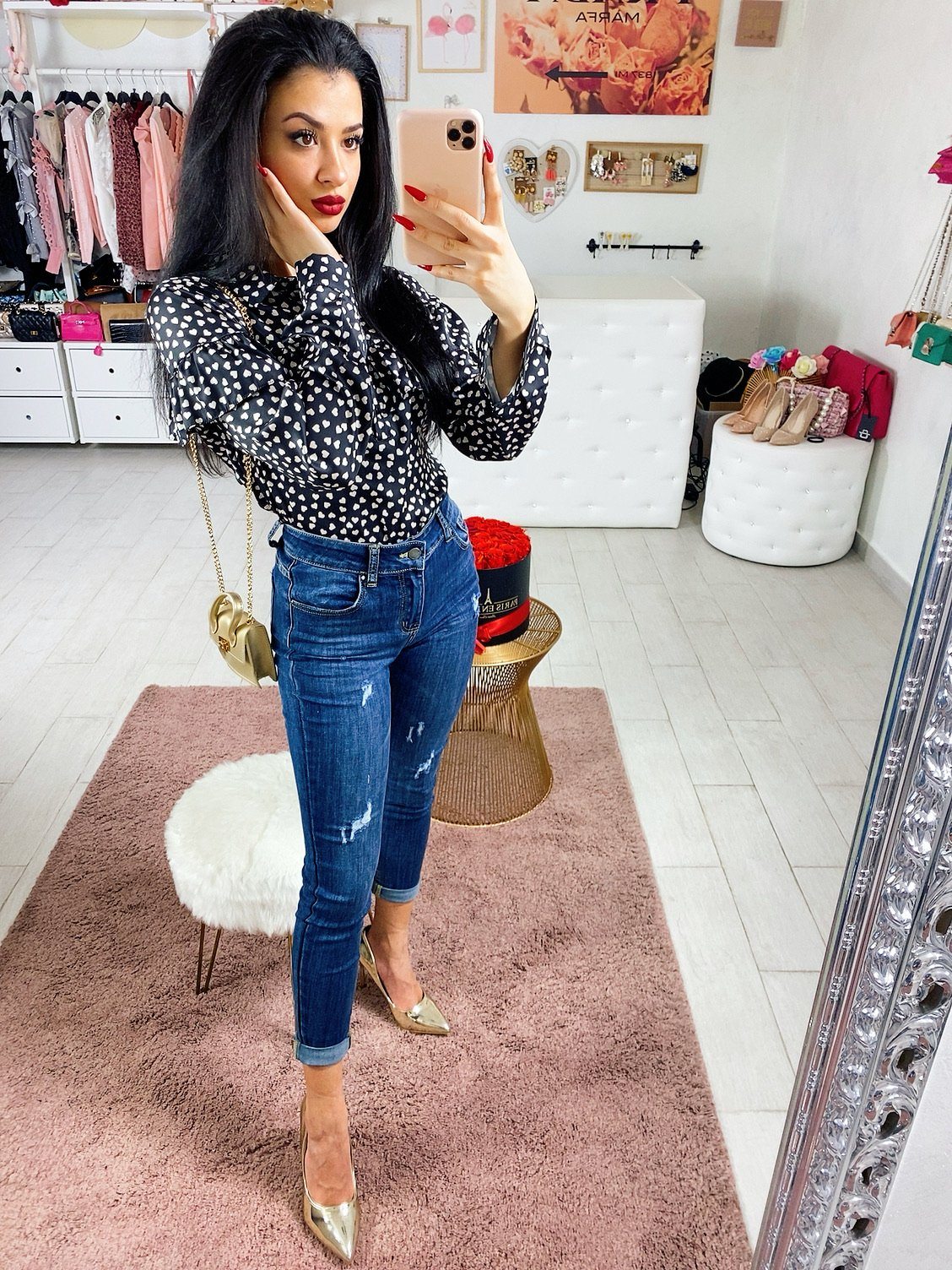Jeans aderente con strappini