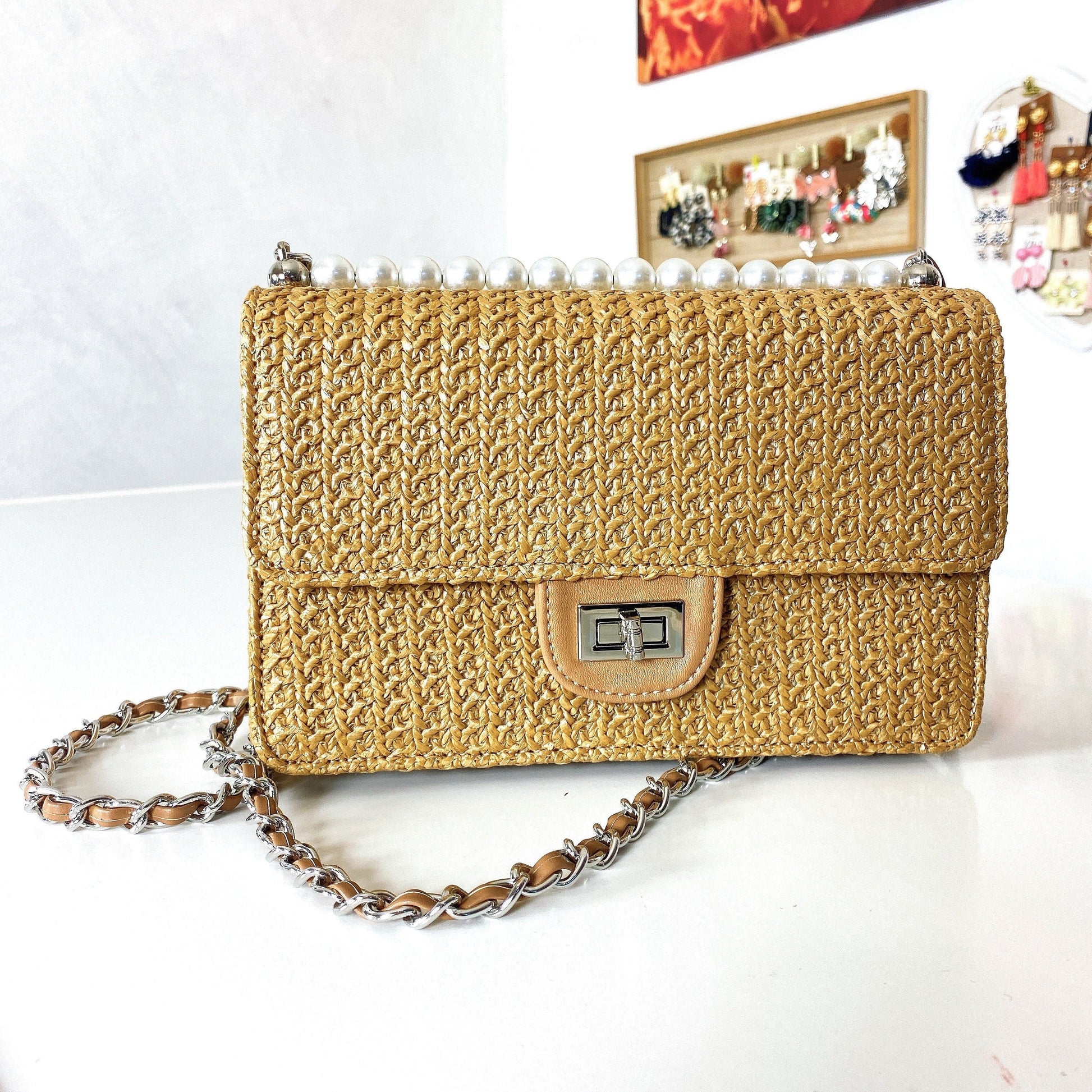 Maxi pochette in raffia