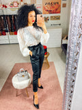 Pantalone in ecopelle con fiocco