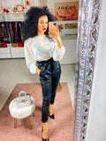 Pantalone in ecopelle con fiocco