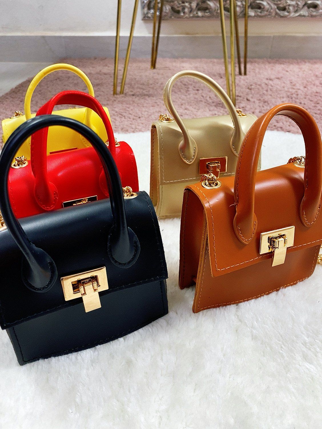 Pochette o marsupio a forma di borsa