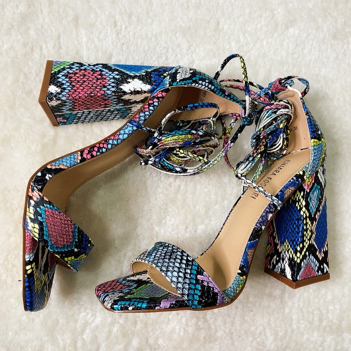 Sandali stringati effetto pitonato multicolore