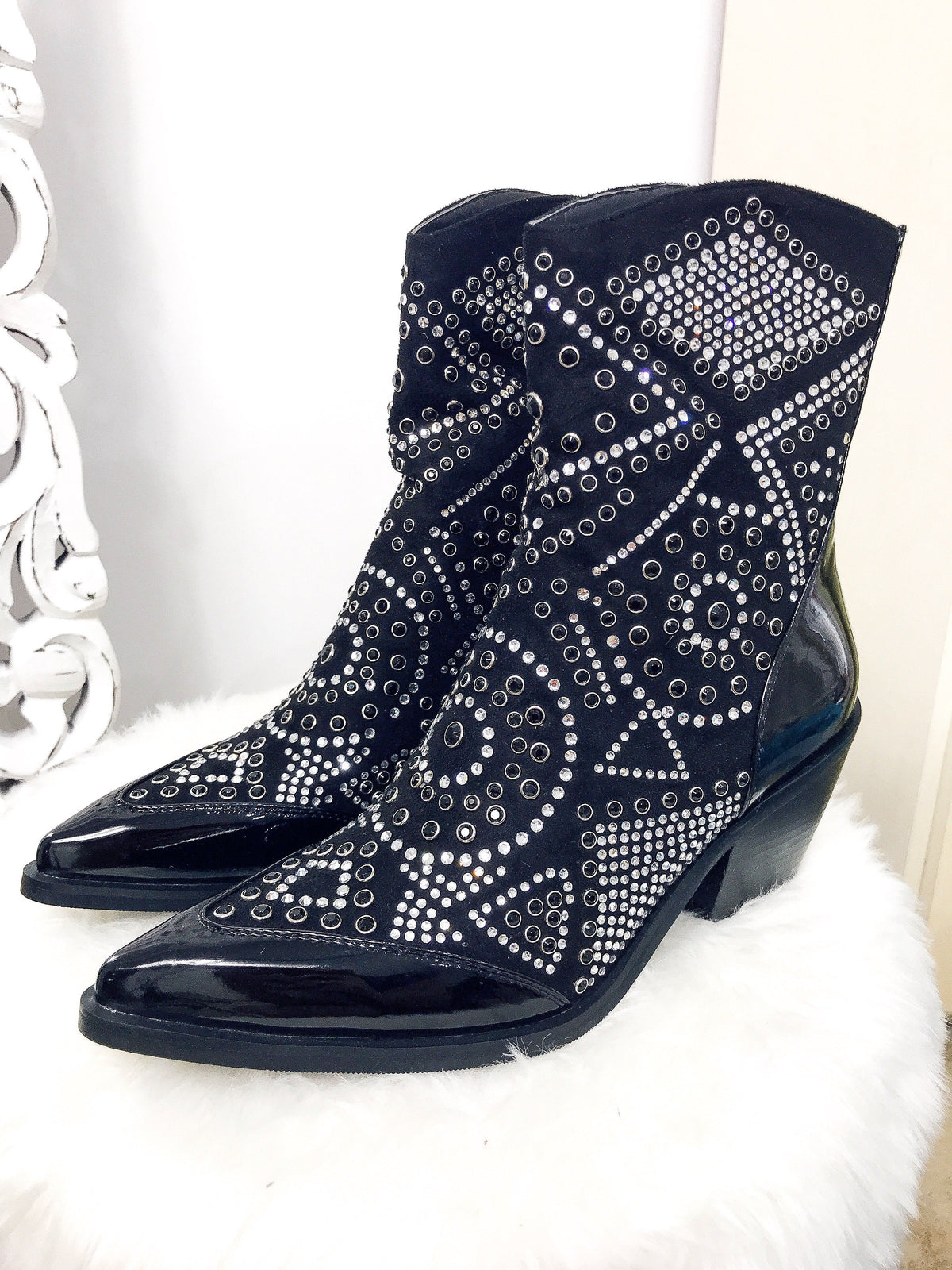 Stivaletto con borchie basso